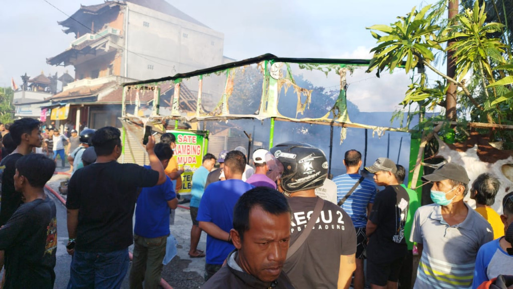 Kebakaran Warung sate di Banjar Sayan Baleran, Desa Werdhi Buana, Kecamatan Mengwi Tanggal 26 November 2023